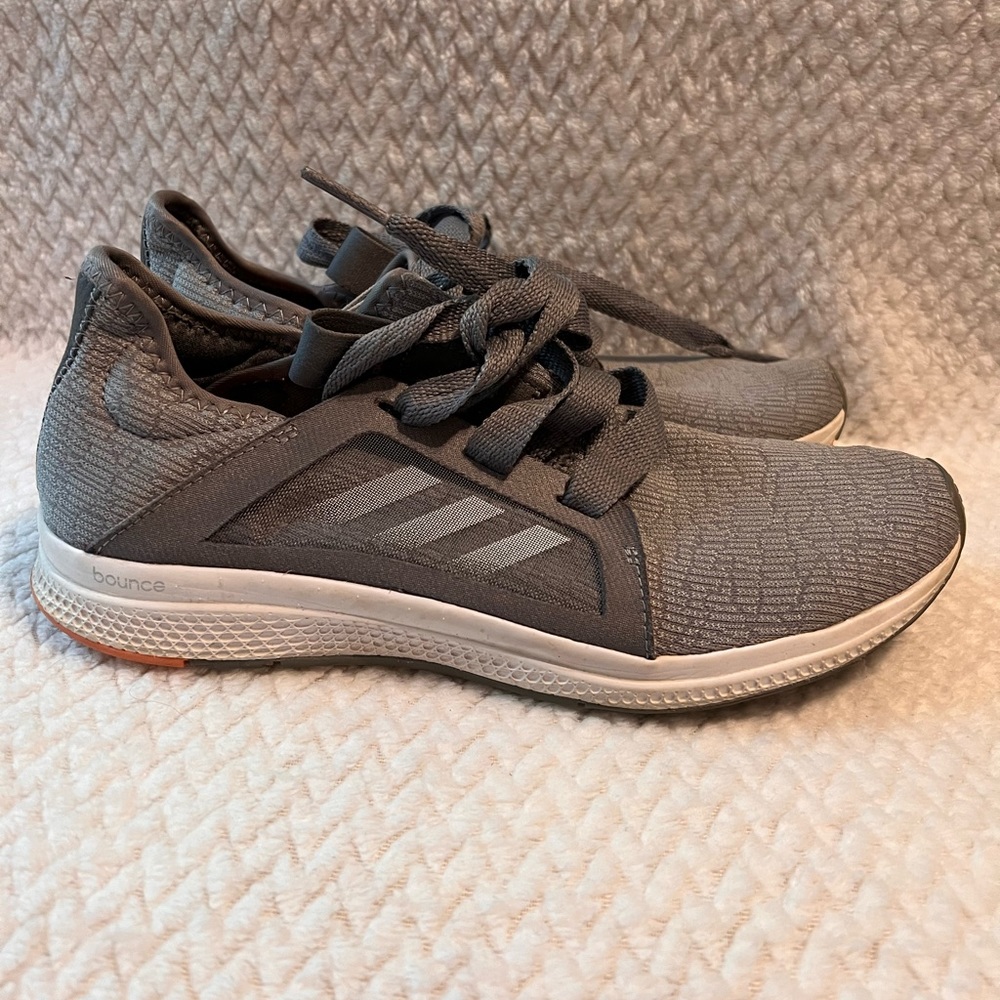 Adidas bounce size 8.5